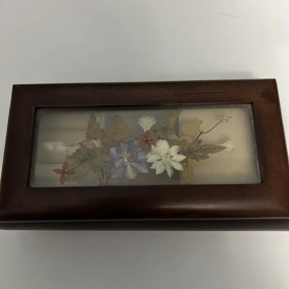 Vtg Bombay Co Music Jewelry Box Mahogany Pressed Flowers Glass Lid tested works‎